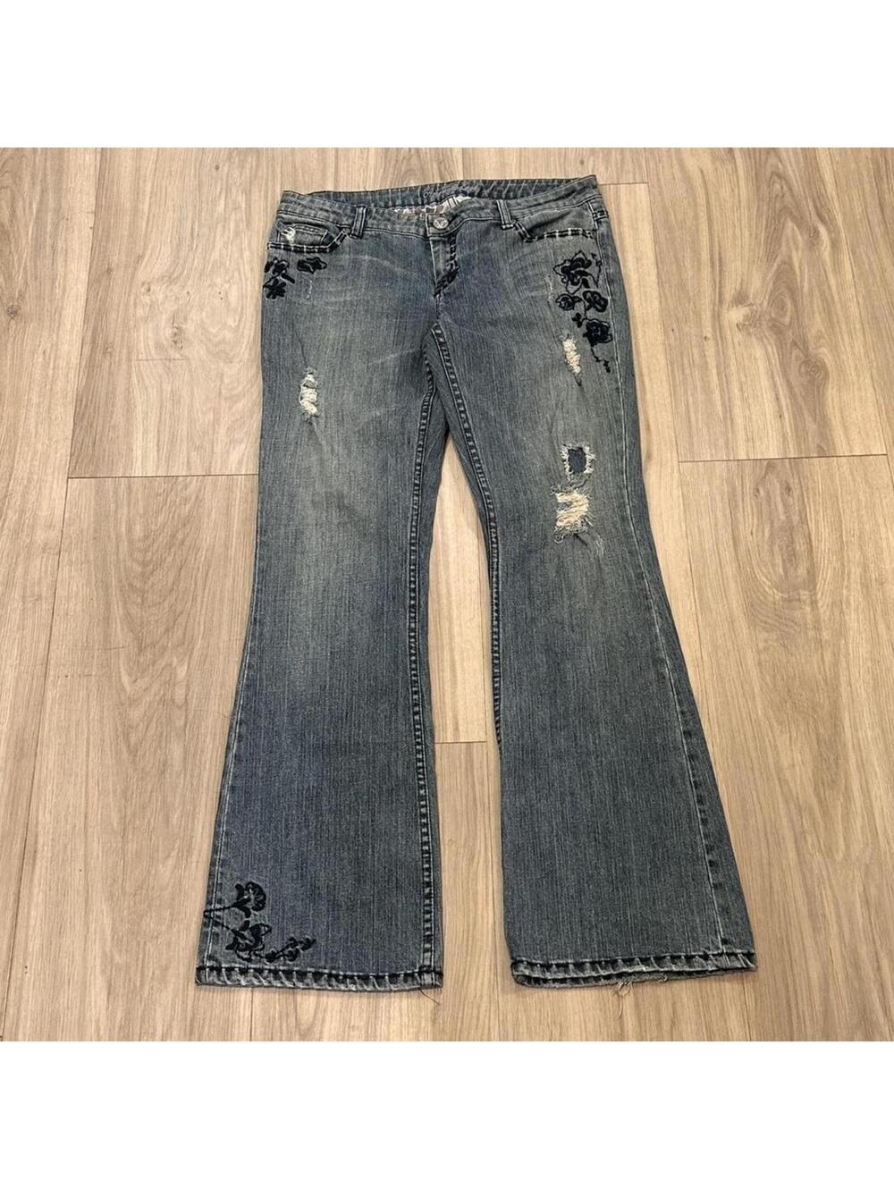 Vintage Y2K Women's American Eagle Flower Embroidered Flared Jeans